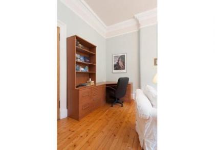 South Learmonth Gardens Apartment - image 10
