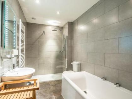 Six Brunton Place - image 17