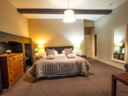 Six Brunton Place - image 18