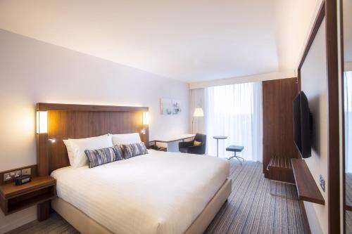 Courtyard by Marriott Edinburgh West - image 2