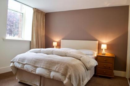 2 Bedroom Abbeyhill Apartment Sleeps 4 - image 17