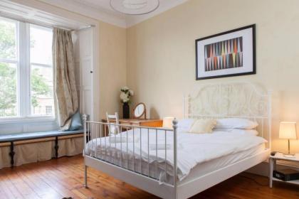 4 Bedroom Apartment Just Off The Meadows Sleeps 10 - image 19