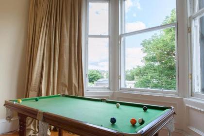 4 Bedroom Apartment Just Off The Meadows Sleeps 10 - image 9