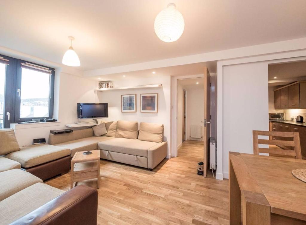 2 Bedroom Apartment off Royal Mile Accommodates 6 - main image