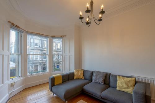 Edinburgh Serviced Apartment - image 2