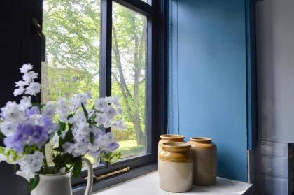 2 Bedroom Apartment In Converted Church - image 4