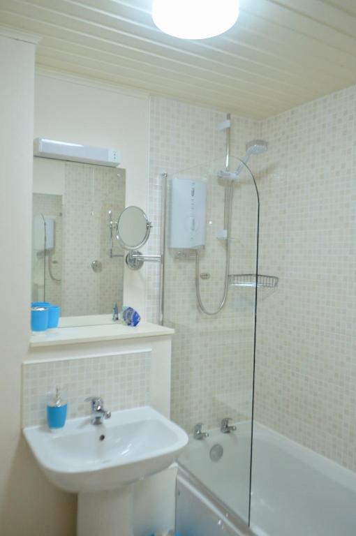 2 Bedroom Apartment In Converted Church - image 7