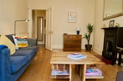 Beautiful 3 Bedroom Edinburgh Home - image 16