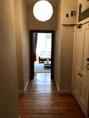 Silver Lining - Stockbridge Apartment - image 6