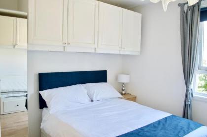 Extremely Central And Spacious Flat - image 10