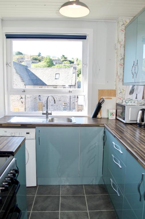 Extremely Central And Spacious Flat - image 4