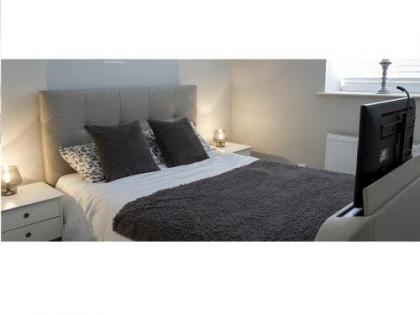 The Lane Apartment - image 16