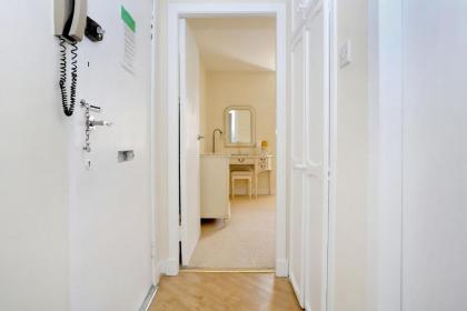 West Bow - Comfy 2 bed on West Bow overlooking Grassmarket - image 12