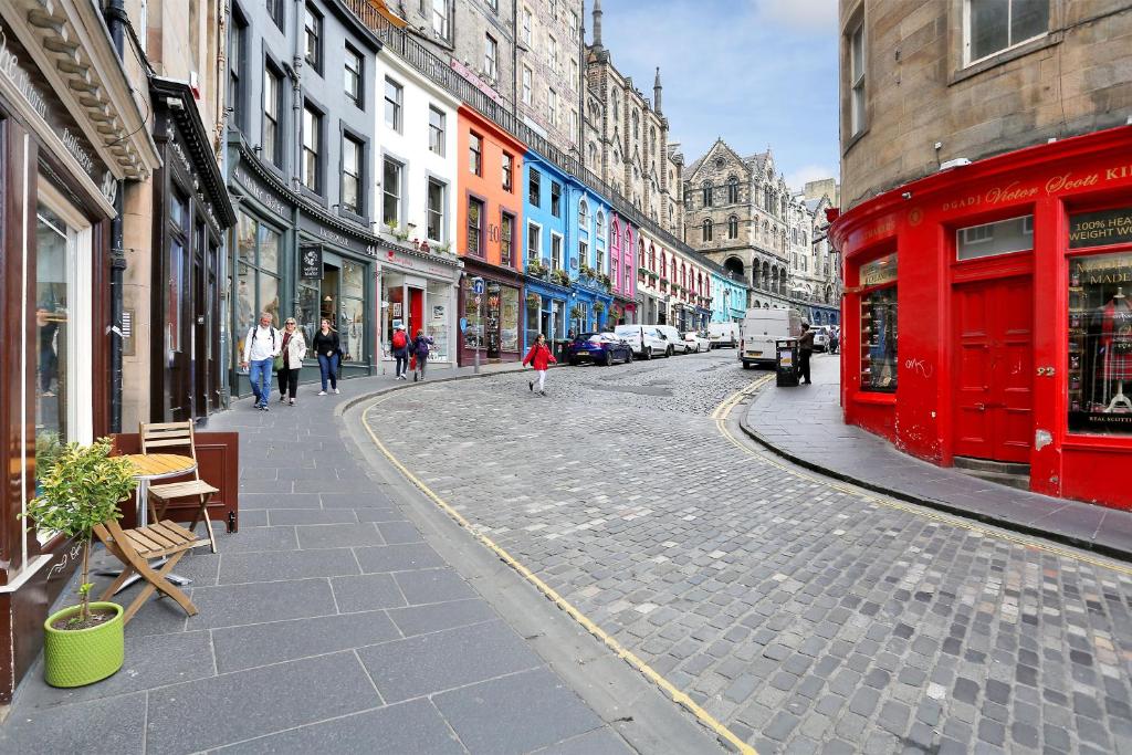 West Bow - Comfy 2 bed on West Bow overlooking Grassmarket - image 2