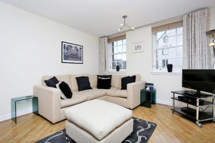 West Bow - Comfy 2 bed on West Bow overlooking Grassmarket - image 5