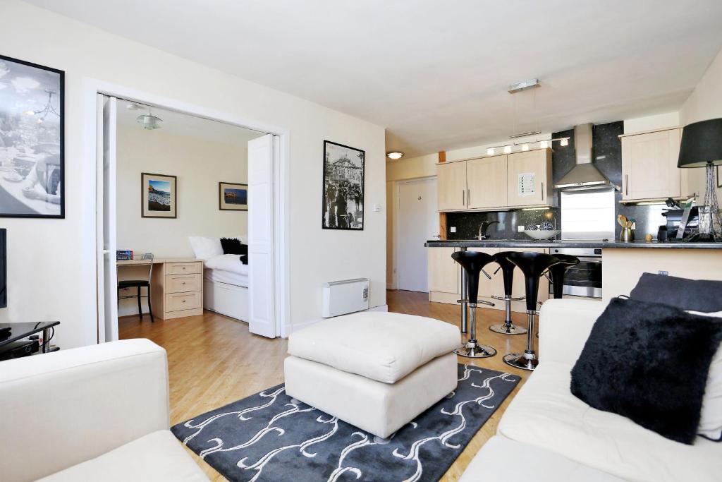 West Bow - Comfy 2 bed on West Bow overlooking Grassmarket - image 7