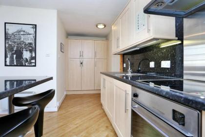 West Bow - Comfy 2 bed on West Bow overlooking Grassmarket - image 9