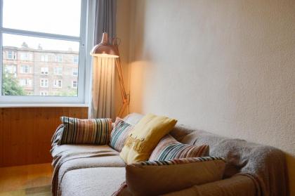 Bright 1 Bedroom Edinburgh Apartment - image 15
