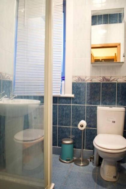 2 Bedroom Apartment With Parking in Edinburgh - image 6