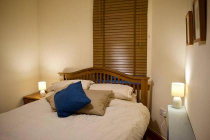 2 Bedroom Apartment With Parking in Edinburgh - image 7