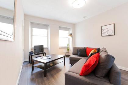 1 Bedroom Apartment With Balcony in Royal Mile - image 5