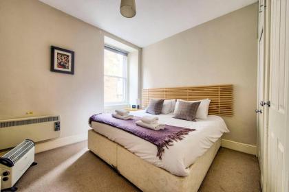 ALTIDO Amazing Location! - Lovely Rose St Apt in New Town - image 10