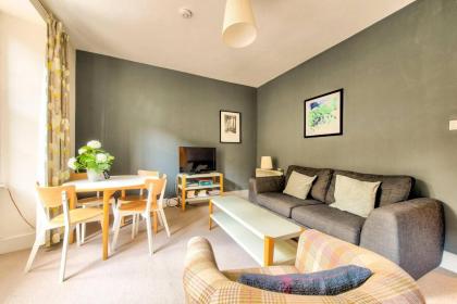 ALTIDO Amazing Location! - Lovely Rose St Apt in New Town - image 11