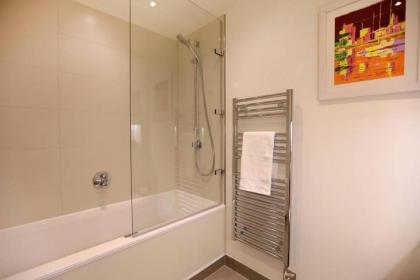 Luxurious central 1 bed in Quartermile - parking - image 9