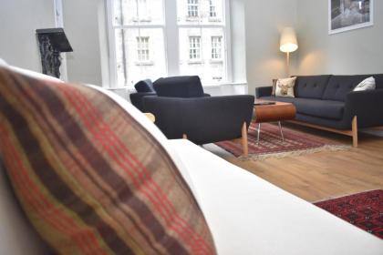 High Street - modern Scandi design apartment in the heart of the old town! - image 12