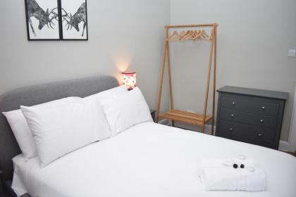 High Street - modern Scandi design apartment in the heart of the old town! - image 18