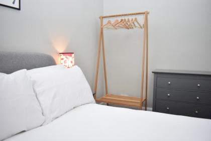 High Street - modern Scandi design apartment in the heart of the old town! - image 3