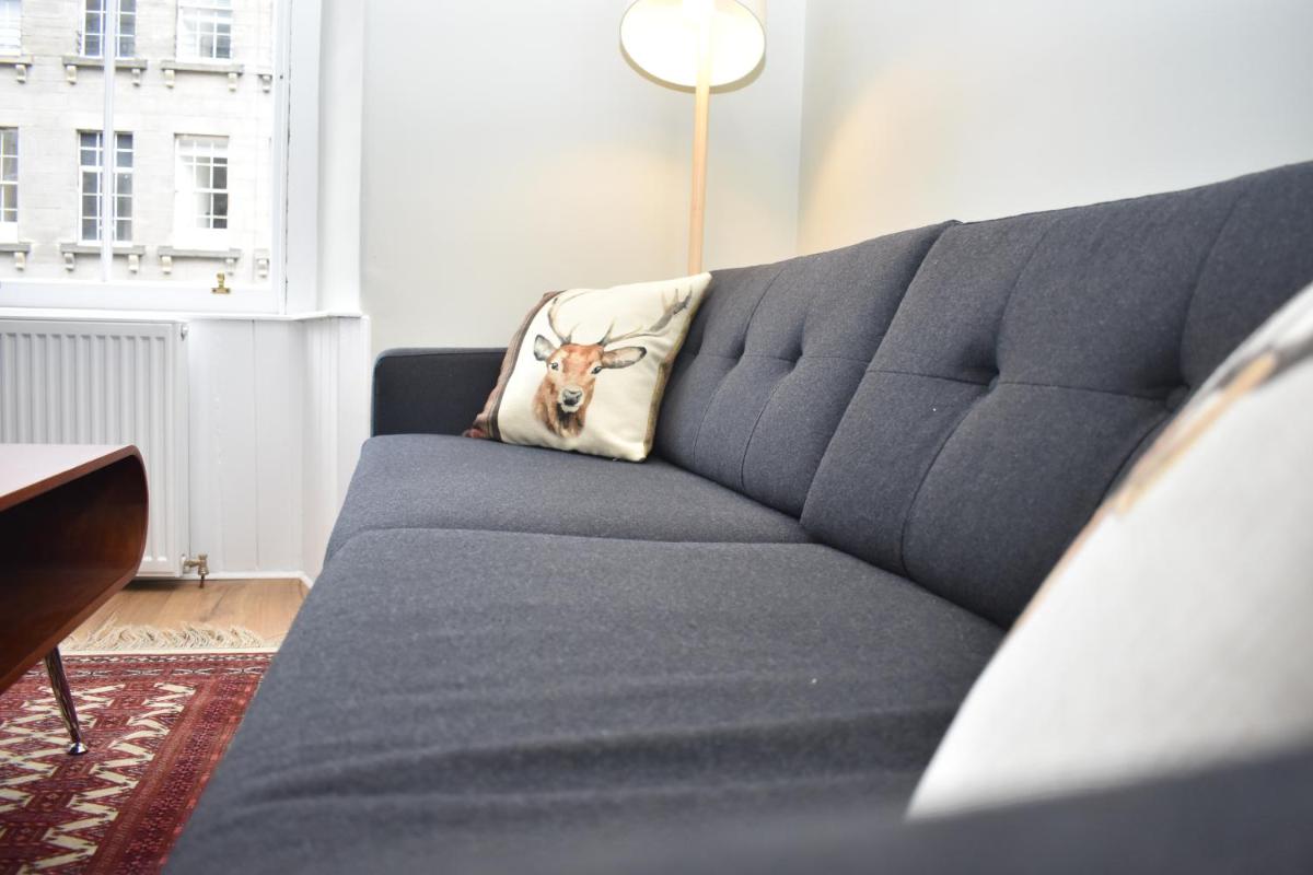 High Street - modern Scandi design apartment in the heart of the old town! - image 6