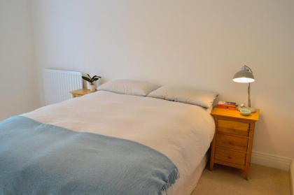 Boutique Flat off Leith Walk with Free Parking - image 15