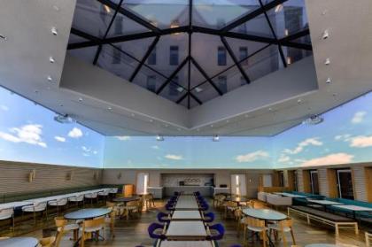 YOTEL Edinburgh - image 4