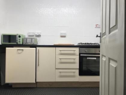 Holyrood Central Apartment - image 10