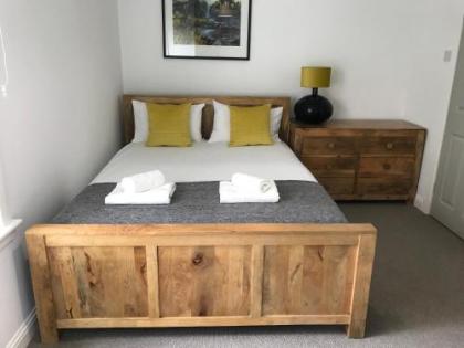 Holyrood Central Apartment - image 13