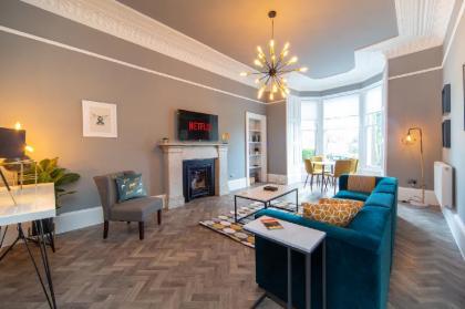 meadowville   Luxury Apartment with Castle views Edinburgh