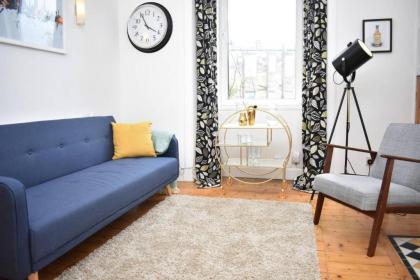Bright And Cosy One Bed Apartment - image 1