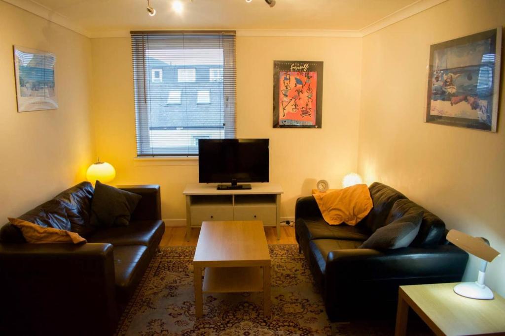Welcoming and Homely 2 Bed in Central Location - main image