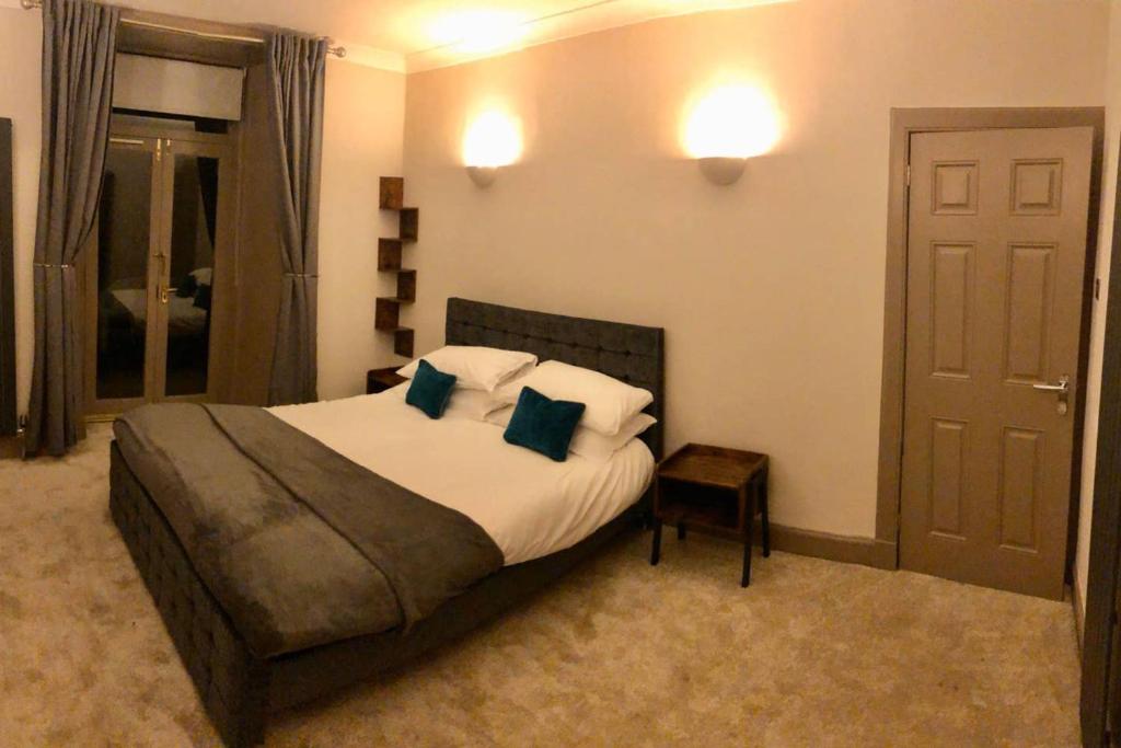 Elegant and Homely 3 Bedroom Edinburgh Flat - image 4