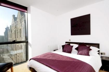 273 Stylish 2 bedroom apartment in the Quartermile development - offers private parking - image 5