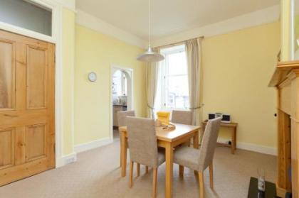 380 Charming one bedroom property in an attractive residential area with great cafes restaurants and shops nearby - image 8