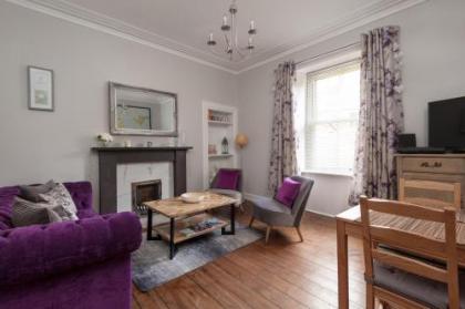 412 Lovely 2 bedroom apartment in Abbeyhill Colonies near Holyrood Park and Calton Hill - image 15