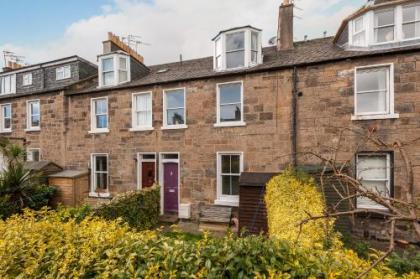 412 Lovely 2 bedroom apartment in Abbeyhill Colonies near Holyrood Park and Calton Hill - image 18
