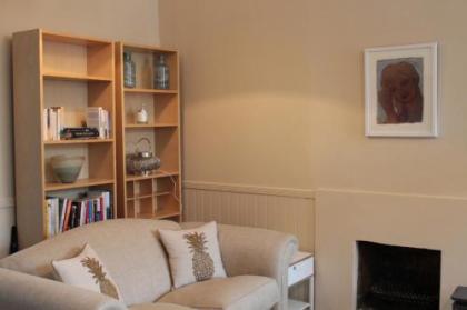 419 Luminous 2 bedroom apartment in the heart of Edinburgh's Old Town - image 13