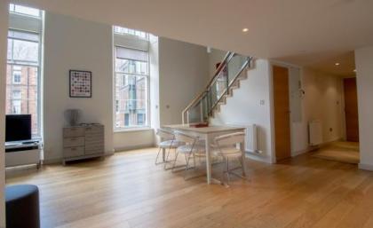 424 Stunning 2 bedroom duplex apartment by The Meadows with secure parking - image 11