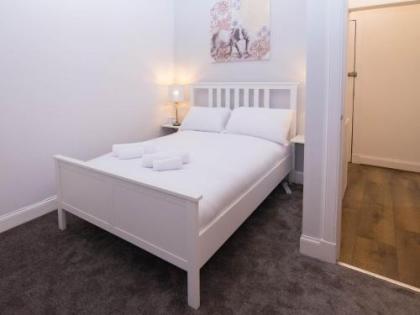 427 - Salmond Place Apartment - image 14