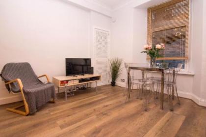 427 - Salmond Place Apartment - image 17