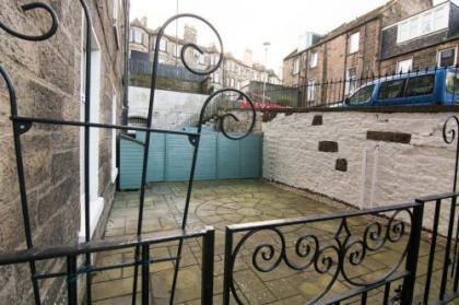 427 - Salmond Place Apartment - image 6