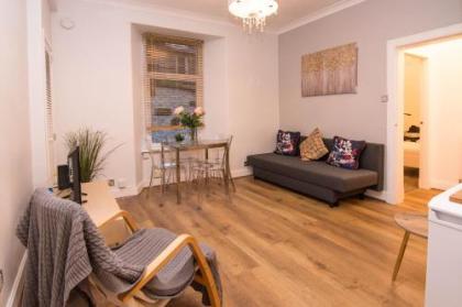 427 - Salmond Place Apartment - image 9